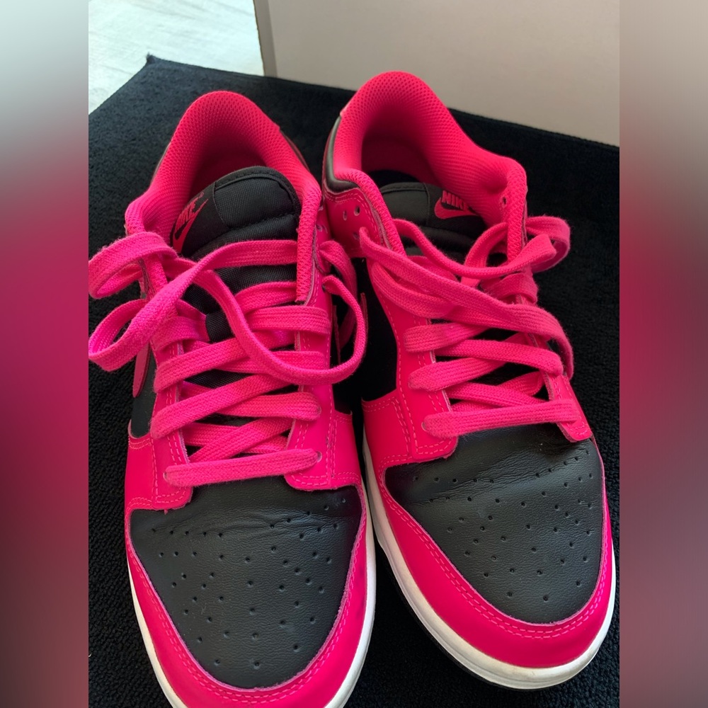 Nike Womens Pink and Black Athletic Shoes
